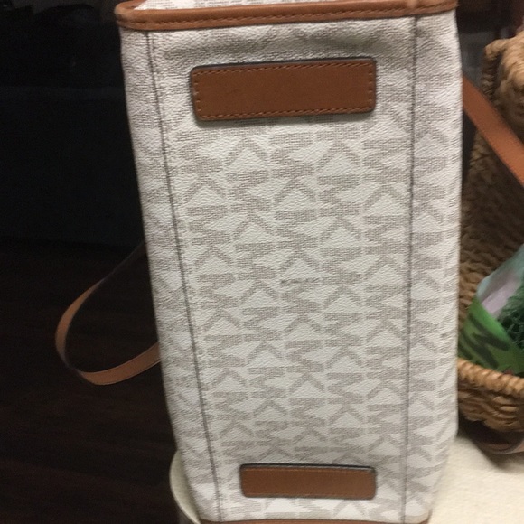 🔥Sale🔥Michael Kors Darien medium tote - Picture 14 of 16